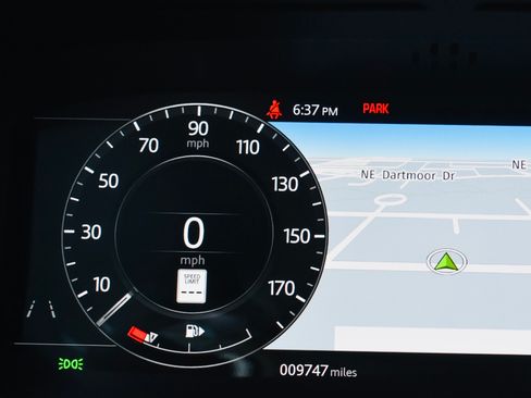 Used 2022 Land Rover Range Rover P525 Westminster Edition image 5