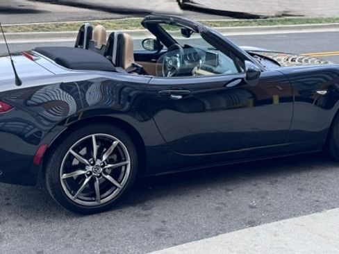 Used 2016 MAZDA MX-5 Miata Grand Touring RWD image 10
