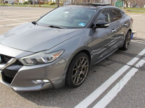 Used 2016 Nissan Maxima Platinum w/ Interior Lighting Package image 17