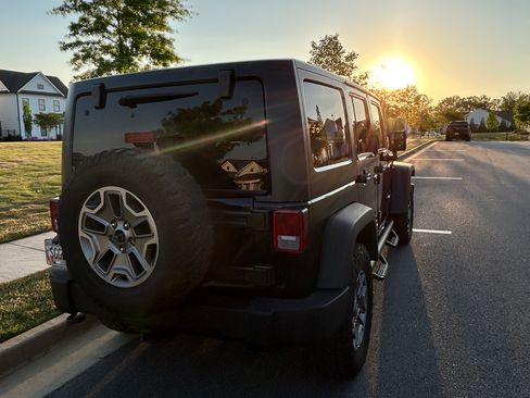 Used 2010 Jeep Wrangler Unlimited Sport AWD/4WD image 5