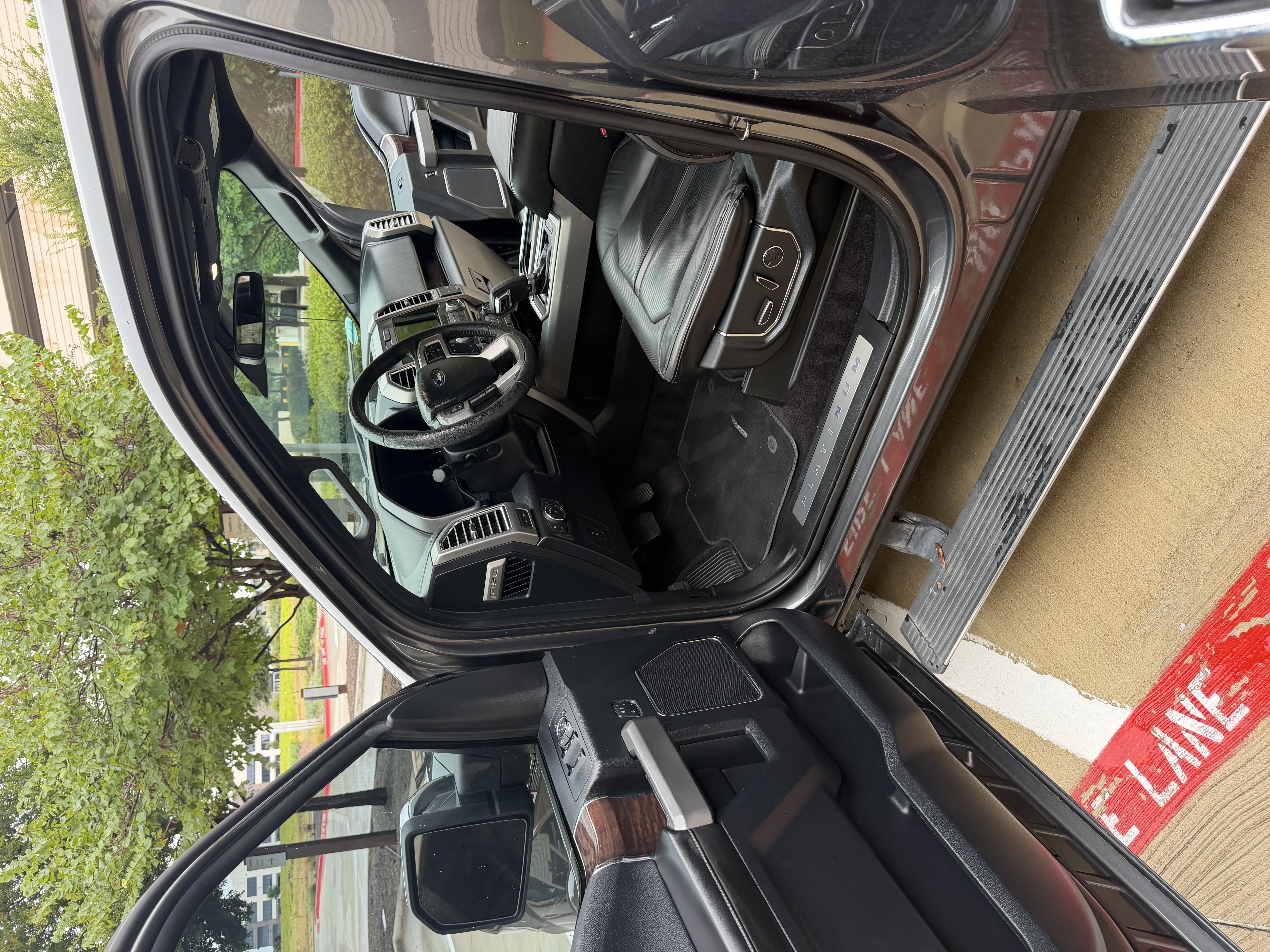 Used 2016 Ford F150 Platinum w/ Equipment Group 701A Luxury RWD image 17