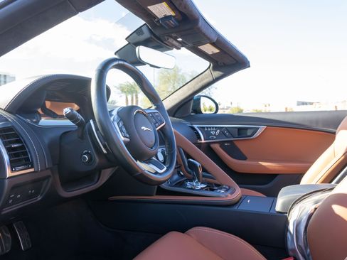 Used 2022 Jaguar F-TYPE R-Dynamic image 12