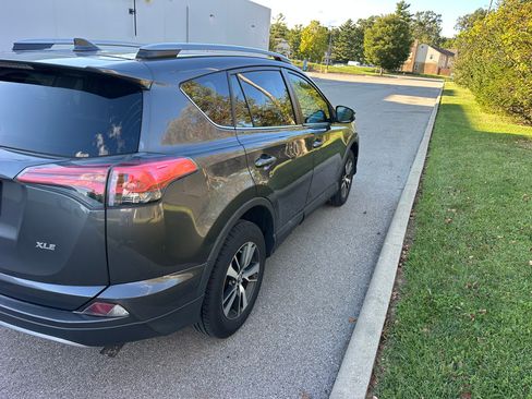 Used 2017 Toyota RAV4 XLE FWD image 5