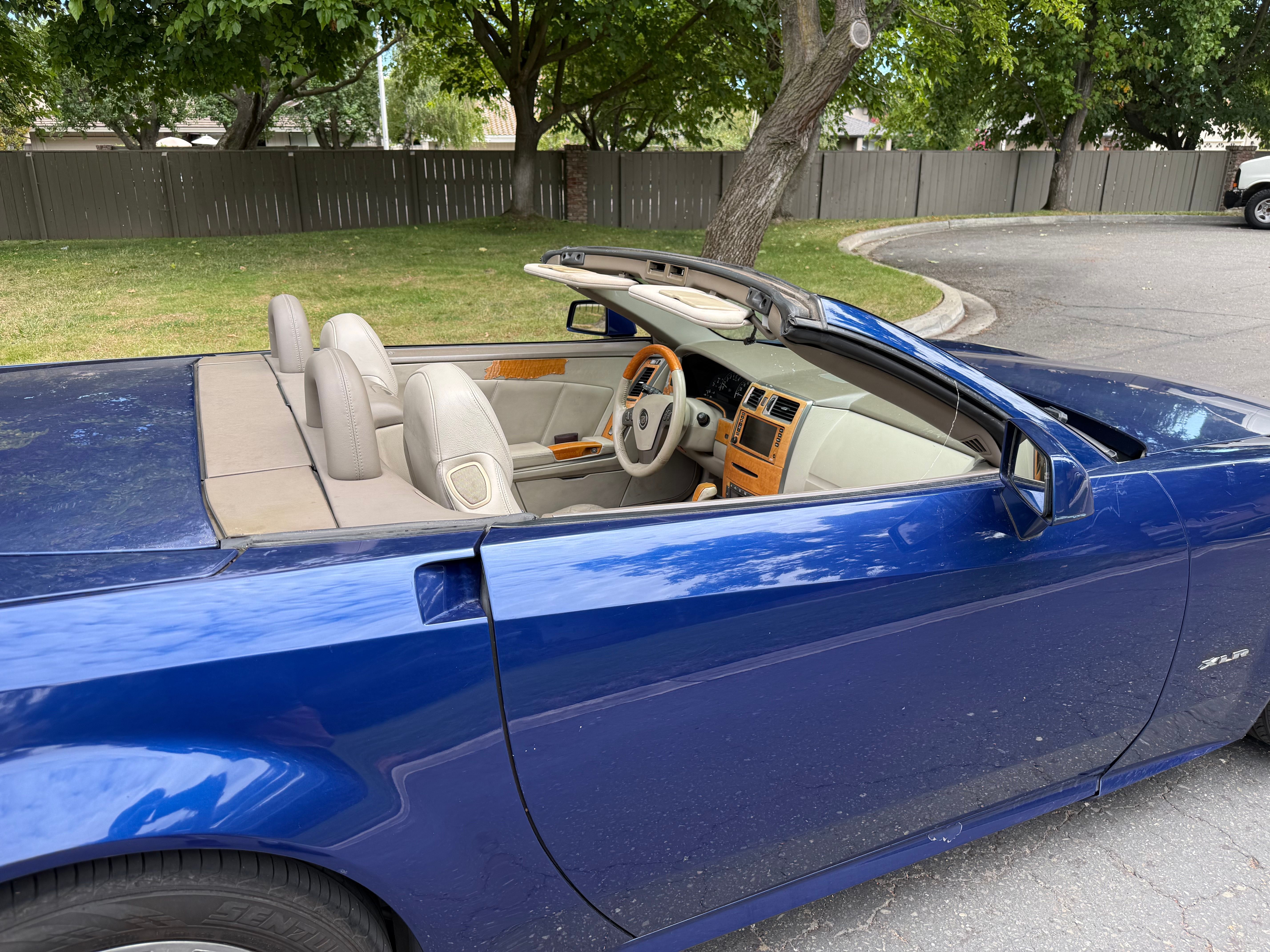 Used 2004 Cadillac XLR RWD image 13