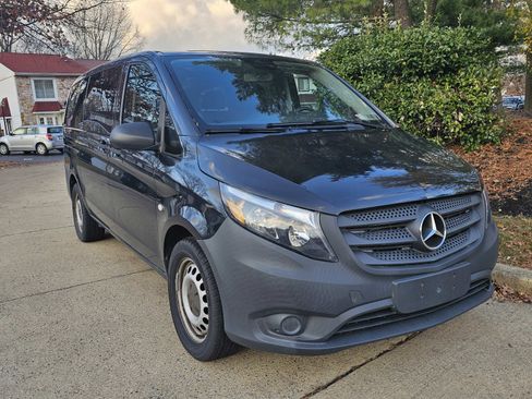 Used 2019 Mercedes-Benz Metris Passenger image 1