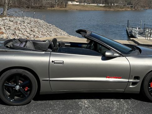 Used 2001 Pontiac Firebird Convertible image 10