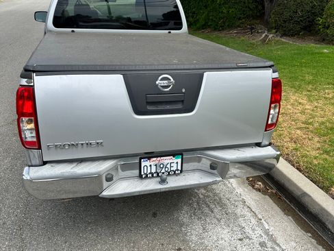 Used 2010 Nissan Frontier XE w/ XE Preferred Pkg RWD image 1