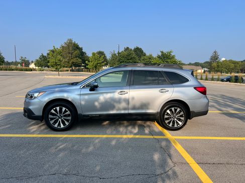 Used 2015 Subaru Outback 2.5i Limited AWD/4WD image 5