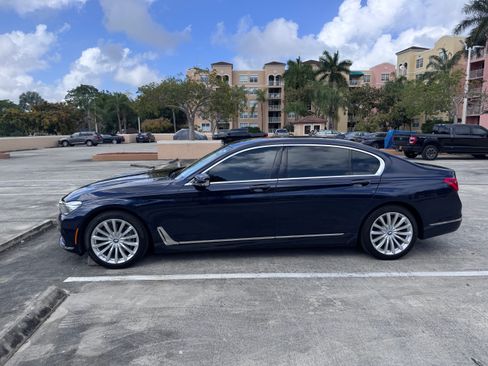 Used 2017 BMW 740i image 17