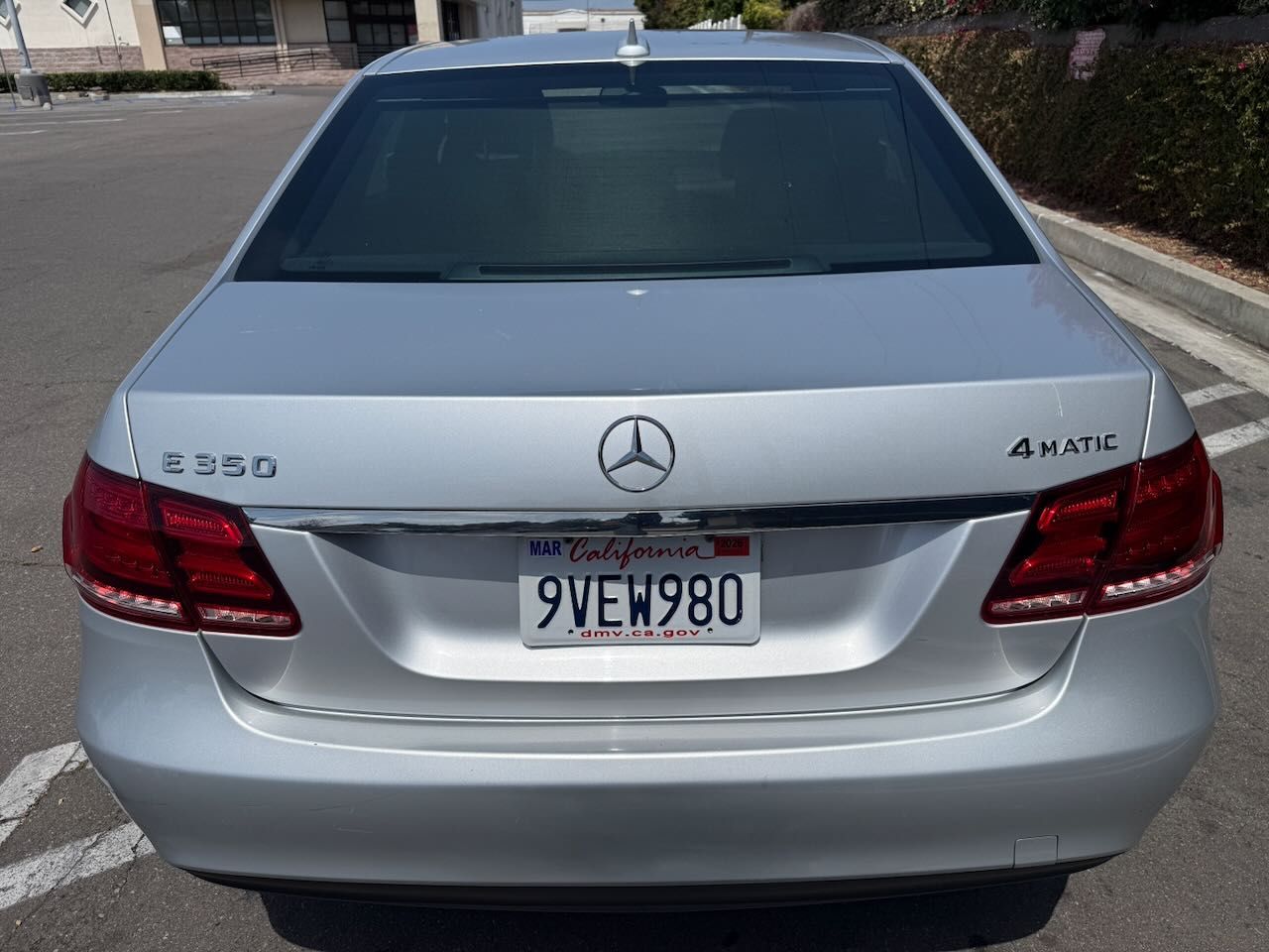 Used 2014 Mercedes-Benz E 350 4MATIC Sedan image 2