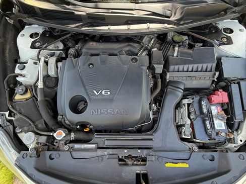 Used 2017 Nissan Maxima SR FWD image 24