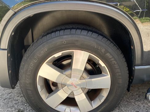 Used 2011 GMC Acadia SLT AWD/4WD image 19