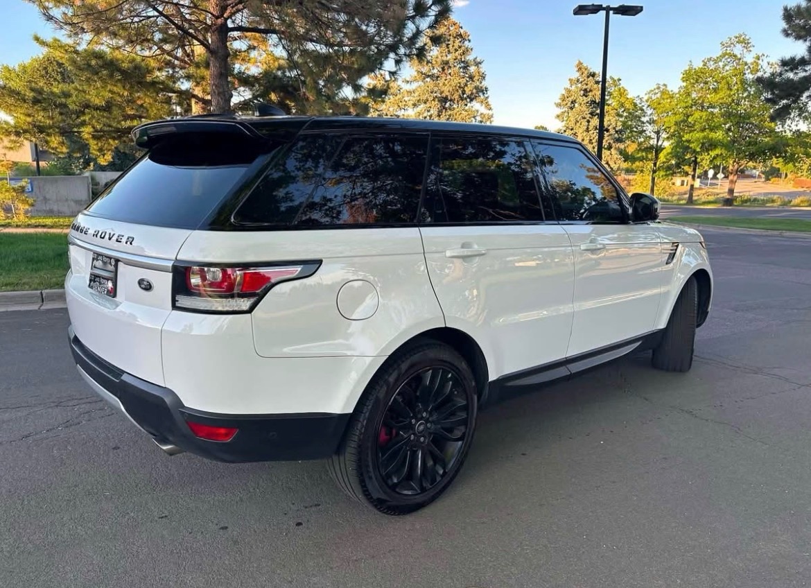 Used 2017 Land Rover Range Rover Sport Supercharged AWD/4WD image 4