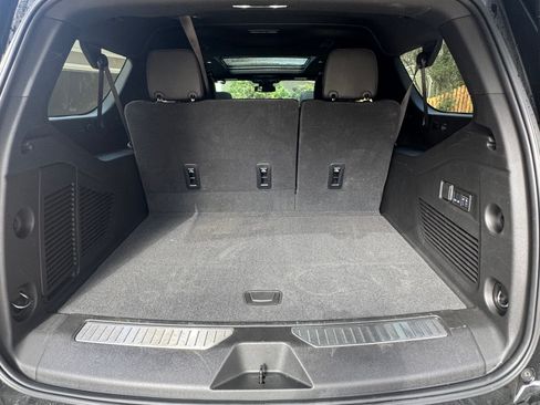 Used 2025 Chevrolet Suburban Z71 w/ Comfort Package image 10