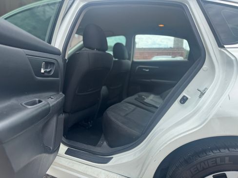 Used 2017 Nissan Altima 2.5 S w/ Power Driver Seat Package image 9