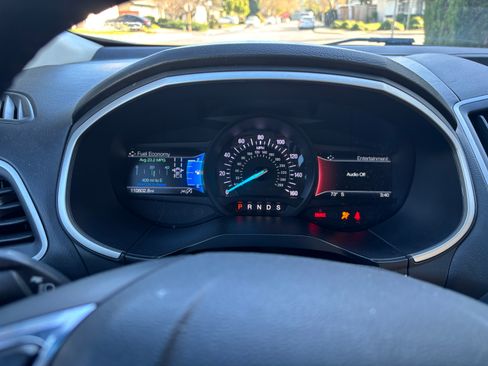 Used 2020 Ford Edge SEL image 9