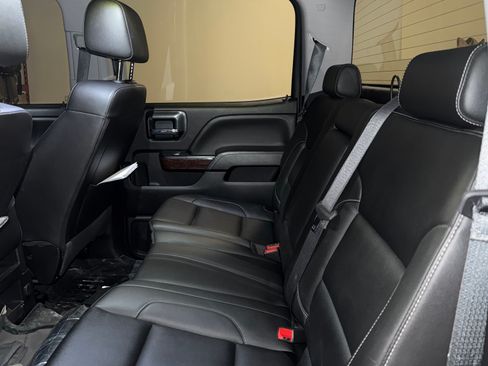 Used 2018 GMC Sierra 2500 SLT w/ Duramax Plus Package image 4