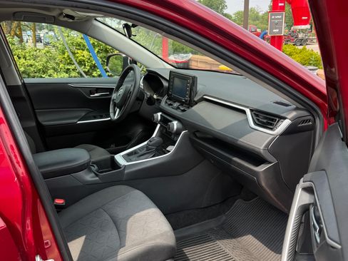 Used 2022 Toyota RAV4 XLE w/ Convenience Package AWD/4WD image 8