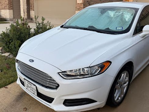 Used 2015 Ford Fusion SE image 5