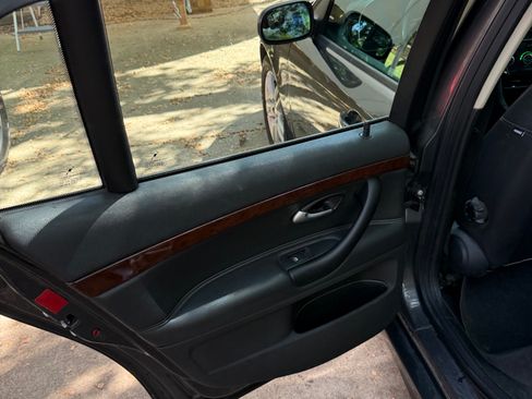 Used 2011 Saab 9-3 Aero image 16