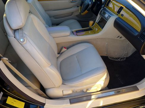 Used 2003 Lexus SC 430 Convertible image 12