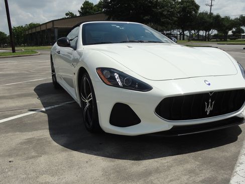 Used 2018 Maserati GranTurismo MC image 4