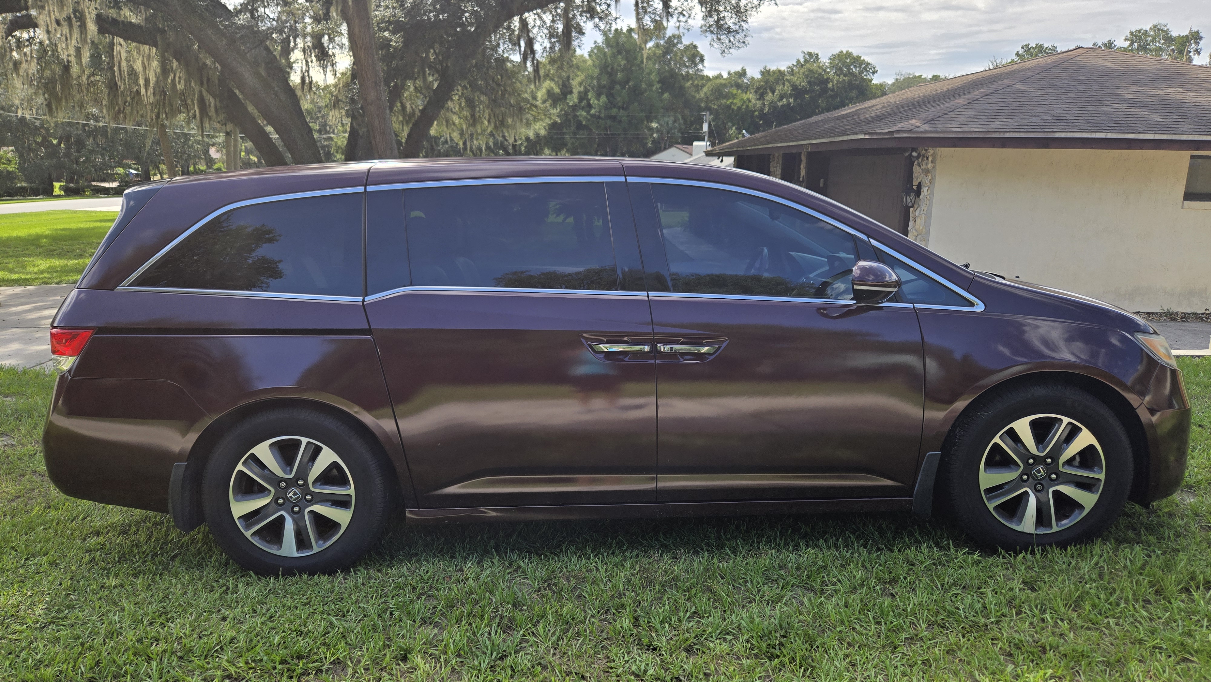 Used 2014 Honda Odyssey Touring Elite image 28