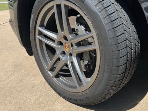 Used 2021 Porsche Macan S image 22