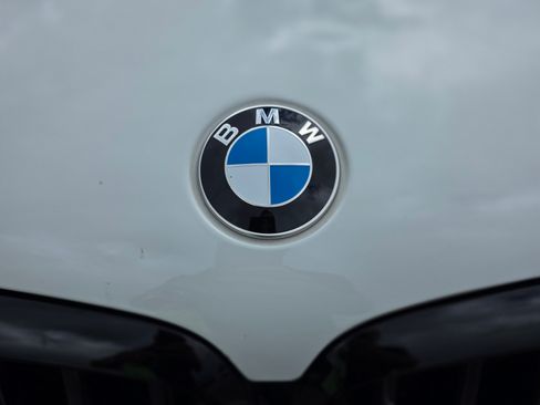 Used 2022 BMW X5 xDrive40i w/ M Sport Package AWD/4WD image 23