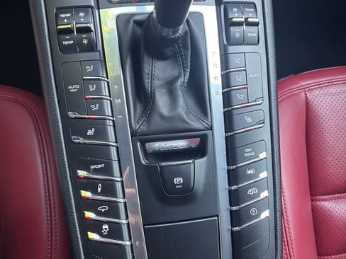 Used 2017 Porsche Macan GTS AWD/4WD image 2