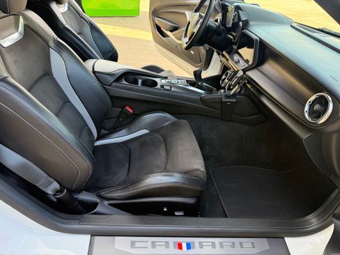 Used 2021 Chevrolet Camaro SS image 5