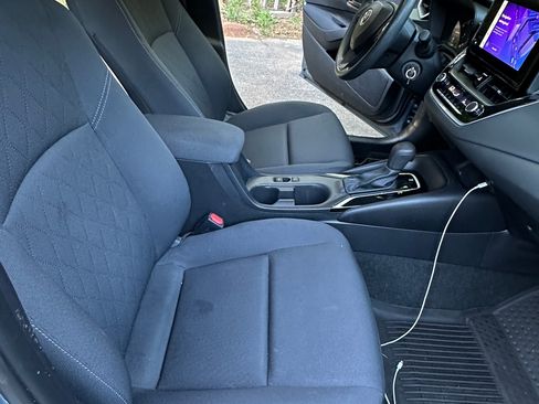 Used 2023 Toyota Corolla LE image 5