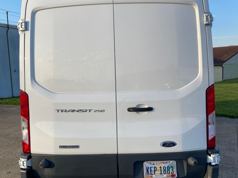 Used 2018 Ford Transit 250 148 Medium Roof RWD image 5
