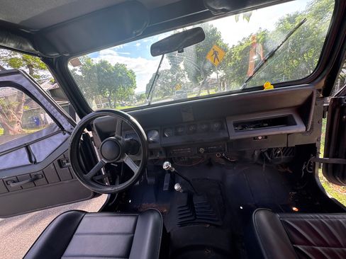 Used 1993 Jeep Wrangler 4WD image 3