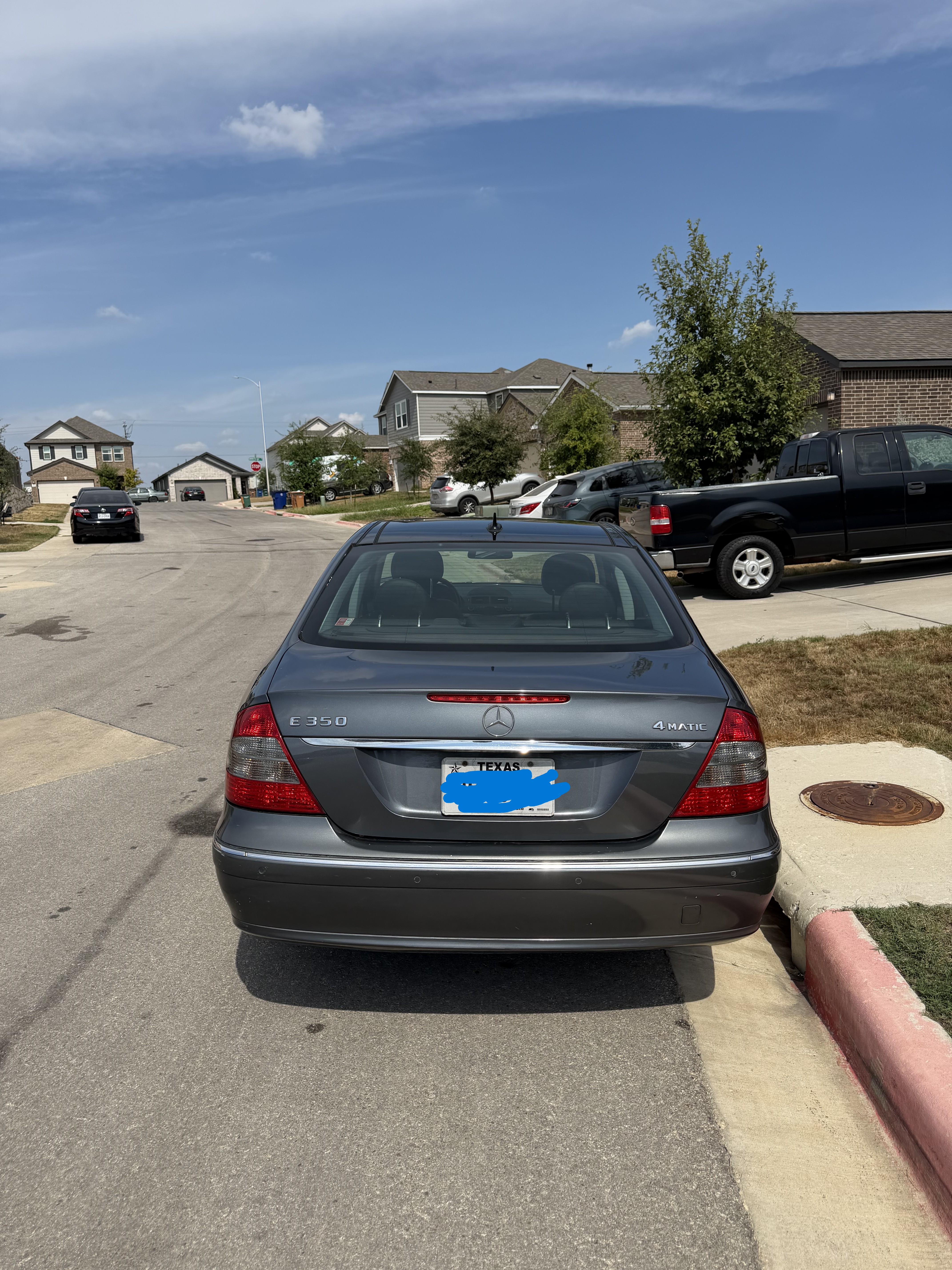 Used 2007 Mercedes-Benz E 350 4MATIC Sedan image 4