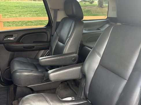 Used 2013 Chevrolet Tahoe LTZ AWD/4WD image 14