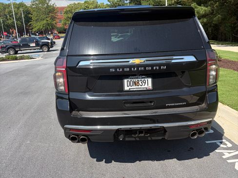 Used 2023 Chevrolet Suburban Premier AWD/4WD image 12