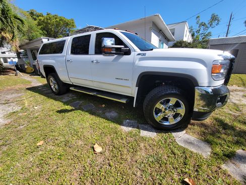 Used 2015 GMC Sierra 2500 SLT w/ Suspension Package, Off-Road image 14