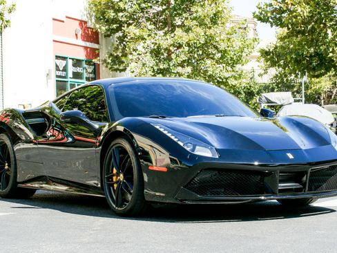 Used 2016 Ferrari 488 GTB RWD image 6
