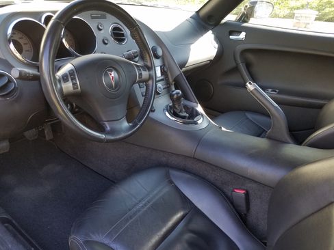 Used 2006 Pontiac Solstice Convertible w/ Premium Package RWD image 15