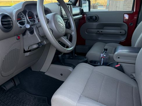 Used 2009 Jeep Wrangler Rubicon w/ Dual Top Group image 9