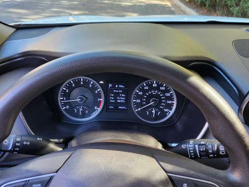 Used 2020 Hyundai Santa Fe SE image 15