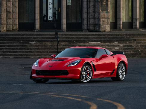 Used 2016 Chevrolet Corvette Z06 w/ 3LZ Preferred Equipment Group image 5