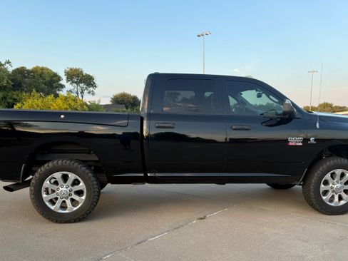 Used 2012 RAM 2500 ST w/ Chrome Appearance Group AWD/4WD image 11