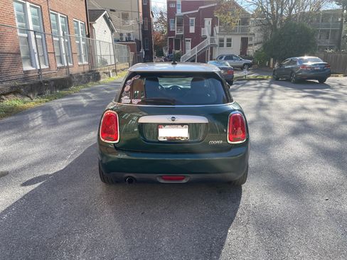 Used 2015 MINI Cooper 4-Door Hardtop image 9