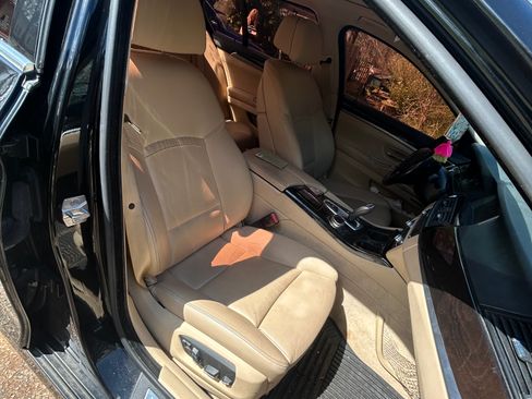 Used 2014 BMW 528i Sedan RWD image 12