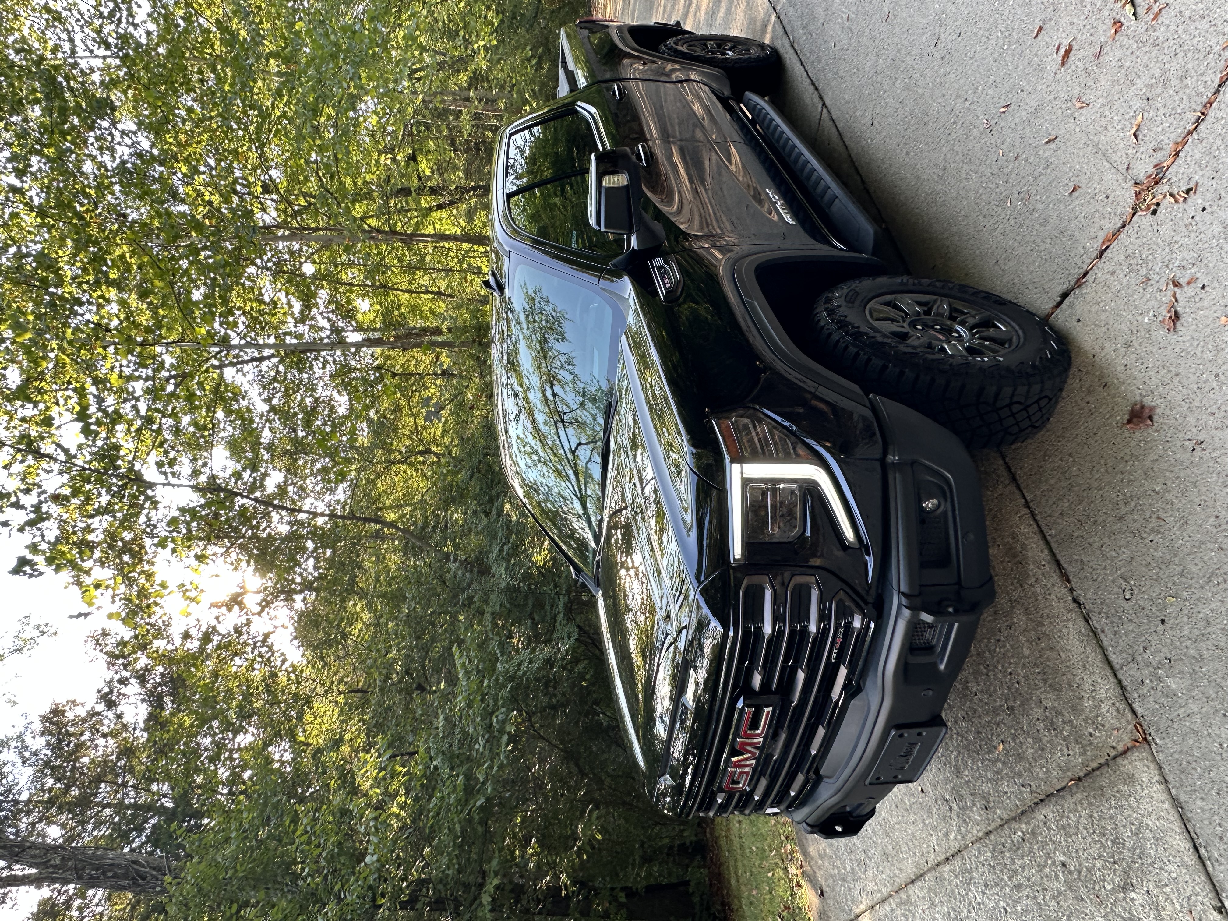 Used 2024 GMC Sierra 1500 AT4X AWD/4WD image 2