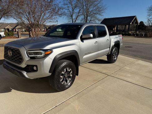 Used 2023 Toyota Tacoma TRD Off-Road w/ Advanced Technology Package image 1