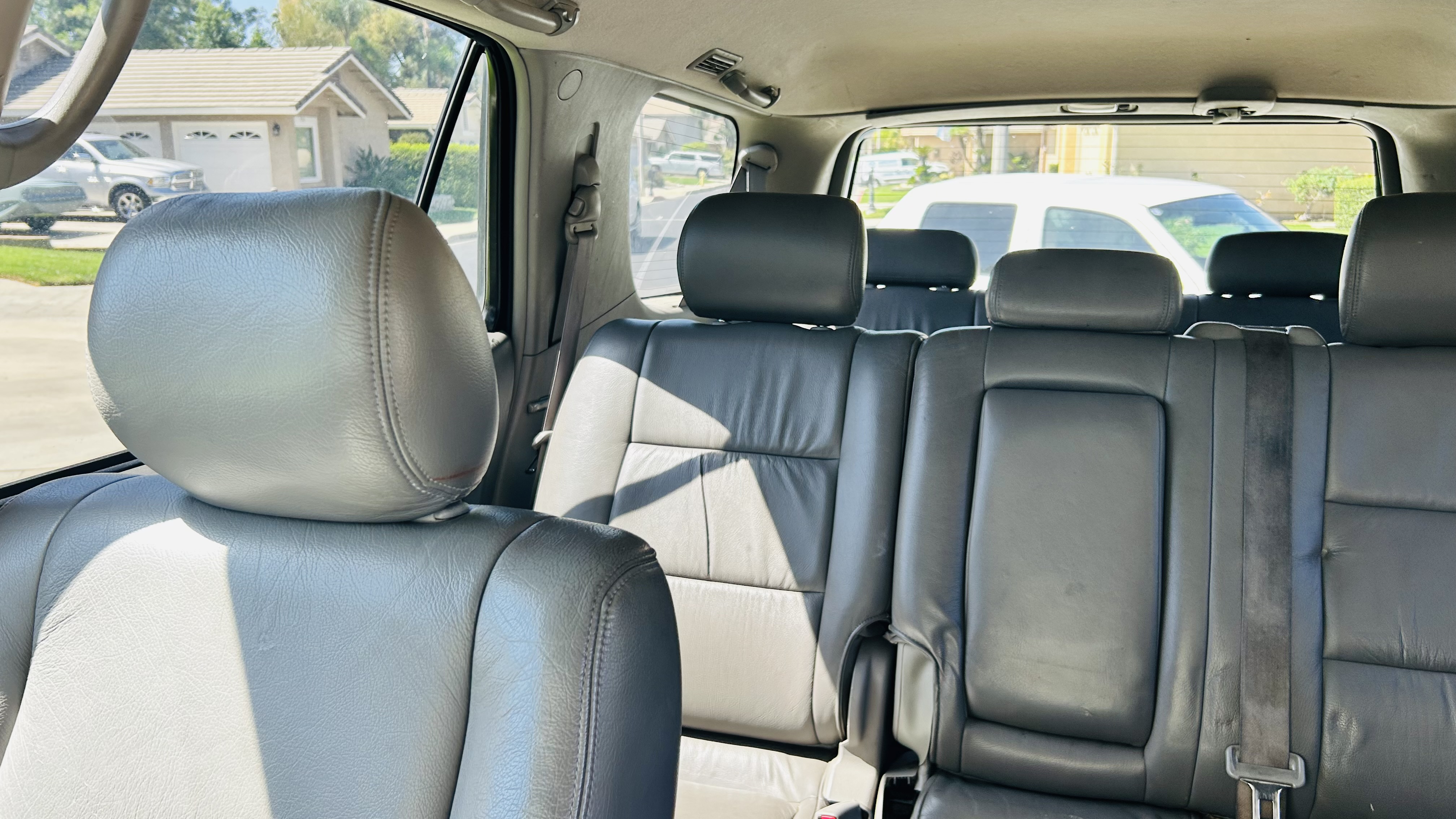 Used 2006 Toyota Sequoia SR5 w/ Towing Pkg RWD image 15