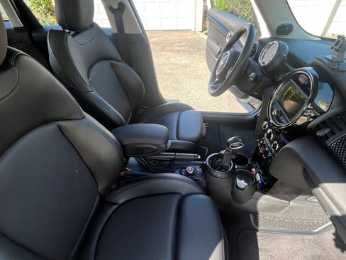 Used 2017 MINI Cooper S image 8